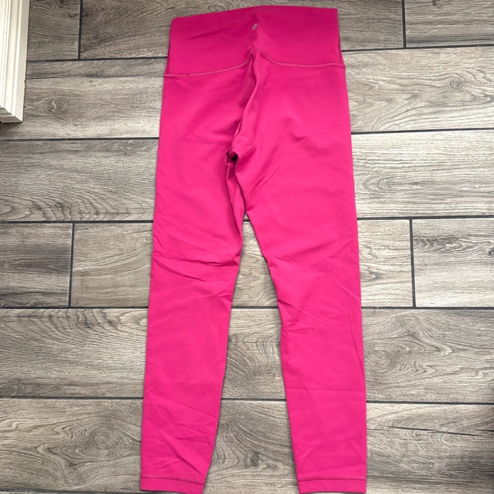 Lululemon Wunder Train leggings.